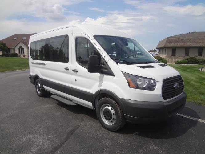 Transit Van with Rear Wheelchair Lift Picture 1b