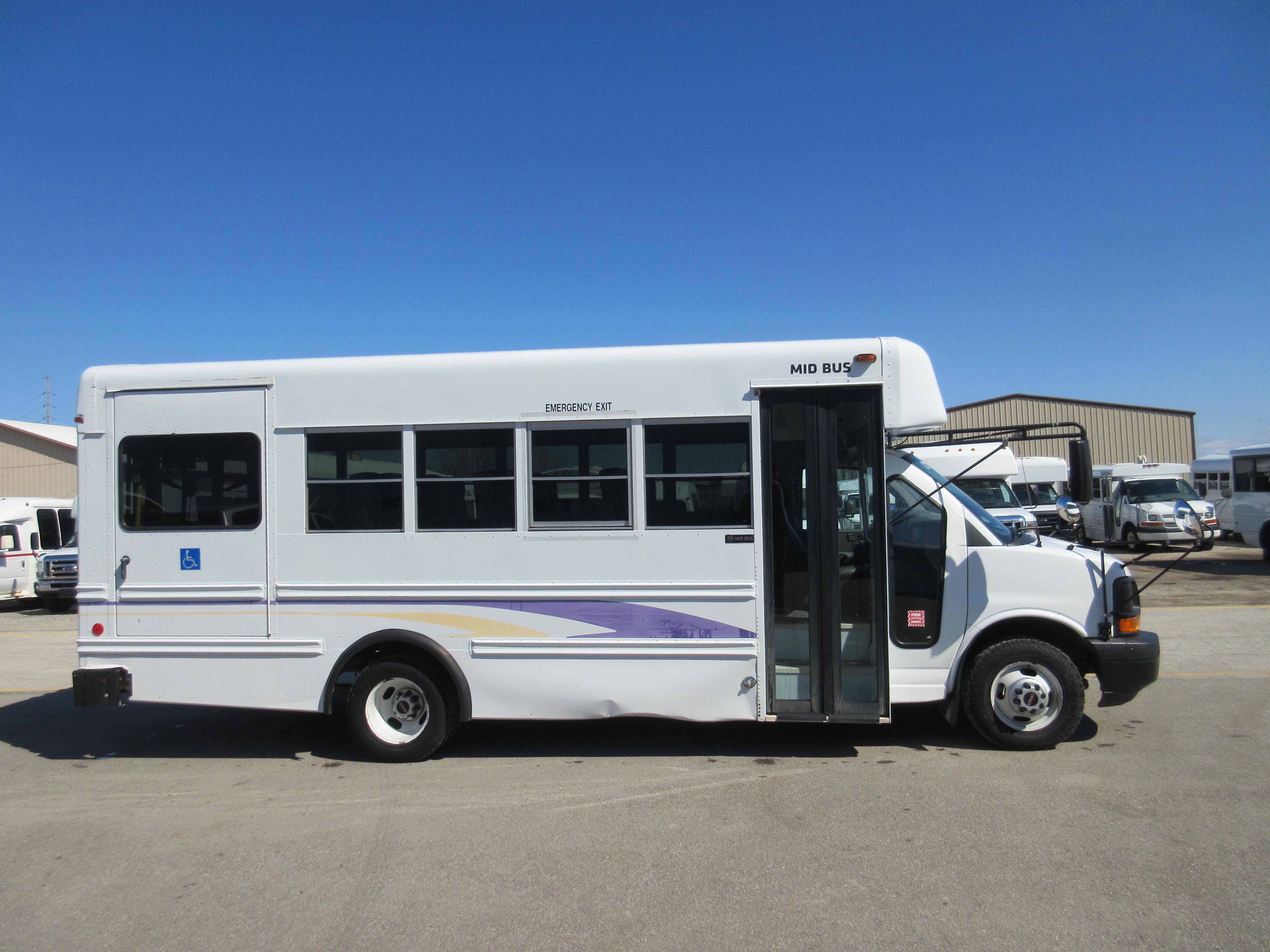 2008 Mid Bus GMC 12 Passenger and 2 Wheelchair Shuttle Bus